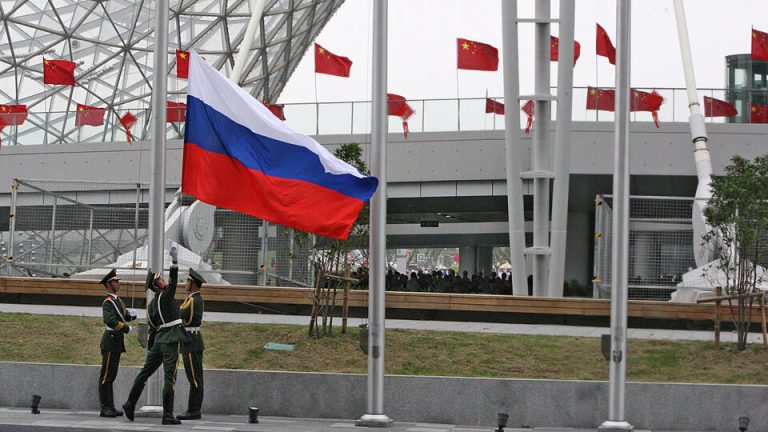 Камарилья хочет сдаться — Посол Денисов отверг возможность заключения военного альянса России и Китая